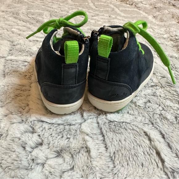 Clarks Boys Suede Boots side zip size 6 toddler - Picture 3 of 7